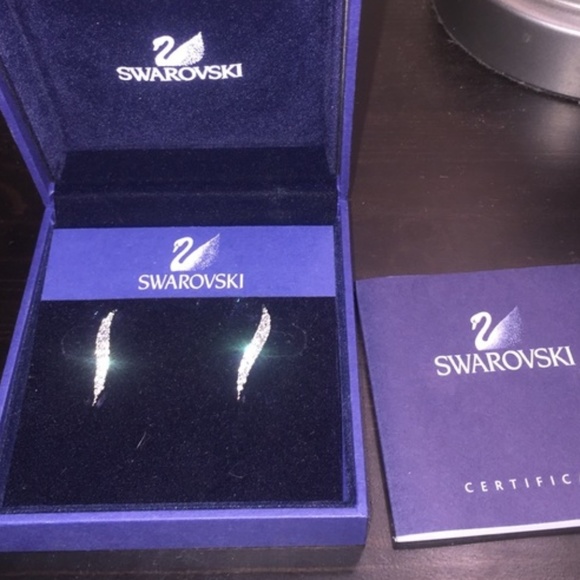 NEW Swarovski Aline Pierced Earrings Silver Stud - Picture 2 of 3